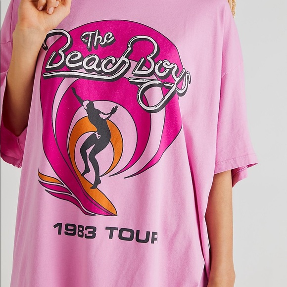 ✨NEW!✨ Free People The Beach Boys 1983 Tour Tee - Picture 3 of 4